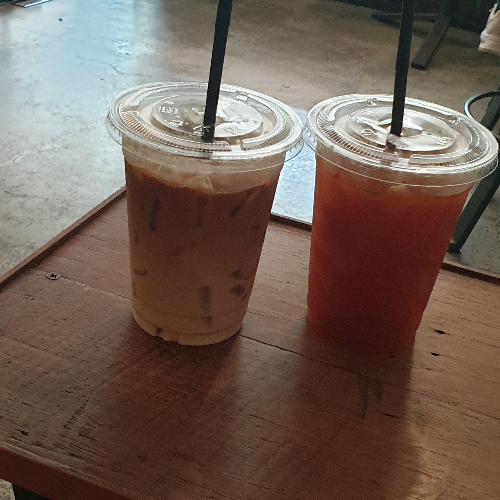 치앙마이 카페 투어 ② : 올드시티 북쪽 창푸악 카페들 (OMNiA Cafe & Roastery)_아이스 롱블랙_아이스 라테