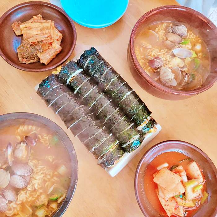 생활의달인 전주 객사 한옥마을 객리단길 묵직하면서도 새콤 아삭한 묵은지 김밥 맛집