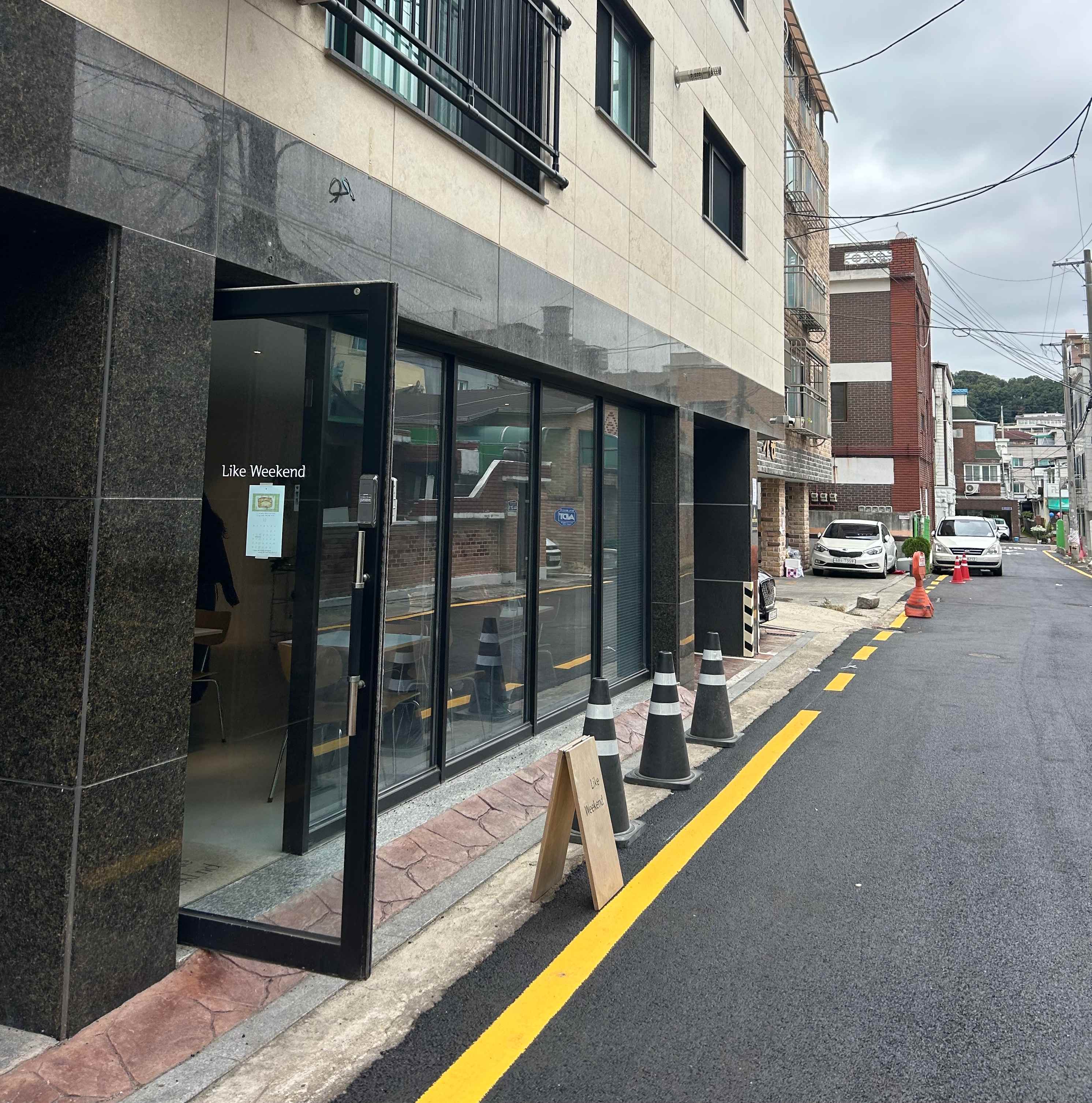 라이크위크엔드 매장 입구