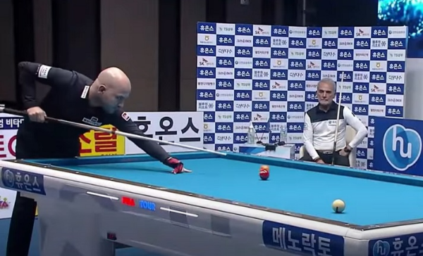 터키 국적 외국인 당구선수 비롤위마즈(좌)와 아드난 육셀 당구선수