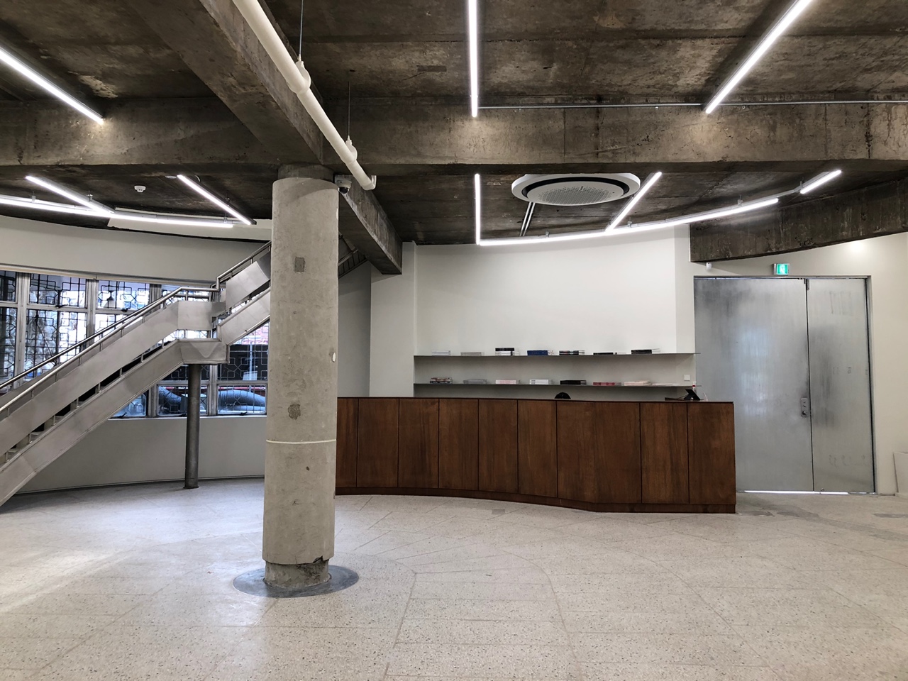 가나아트-보광-내부-데스크