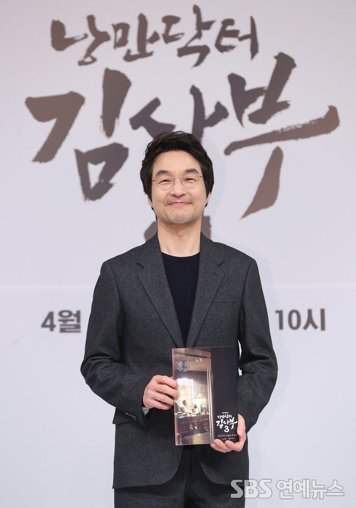 배우 한석규 – 대한민국 연기의 거장, 그의 인생, 작품, 그리고 연기관