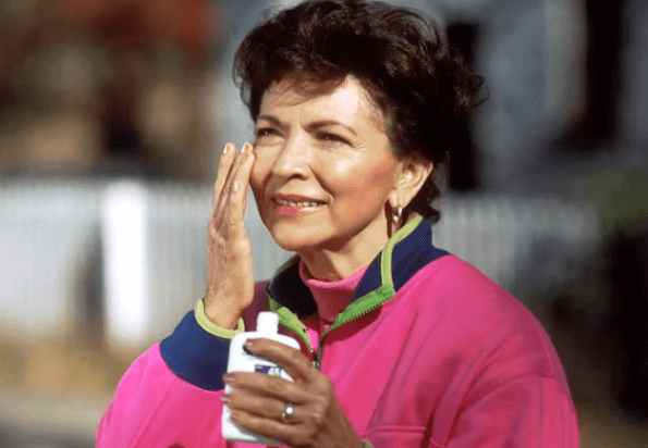 선크림 바르면 눈이 시린 이유와 해결법