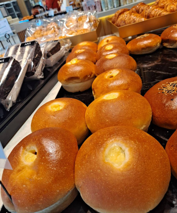 안스베이커리 슈크림빵 가득