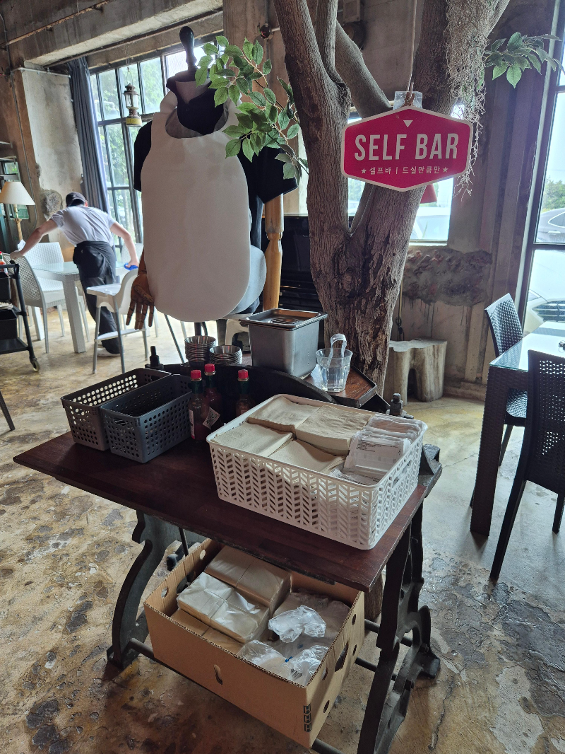 판타스틱버거 테이블 분위기