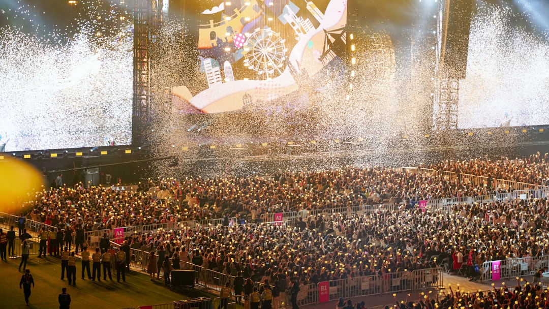 “concert”