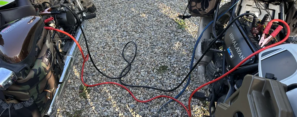 바이크-배터리-방전-점프