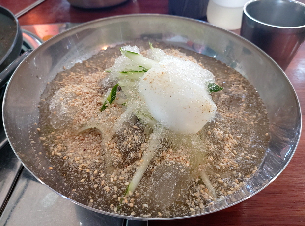 물냉면