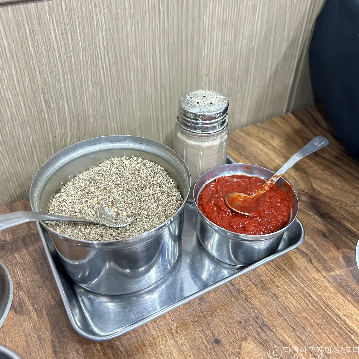 동작구-장승배기역-순댓국-맛집-제일어버이순대-기본-양념-사진