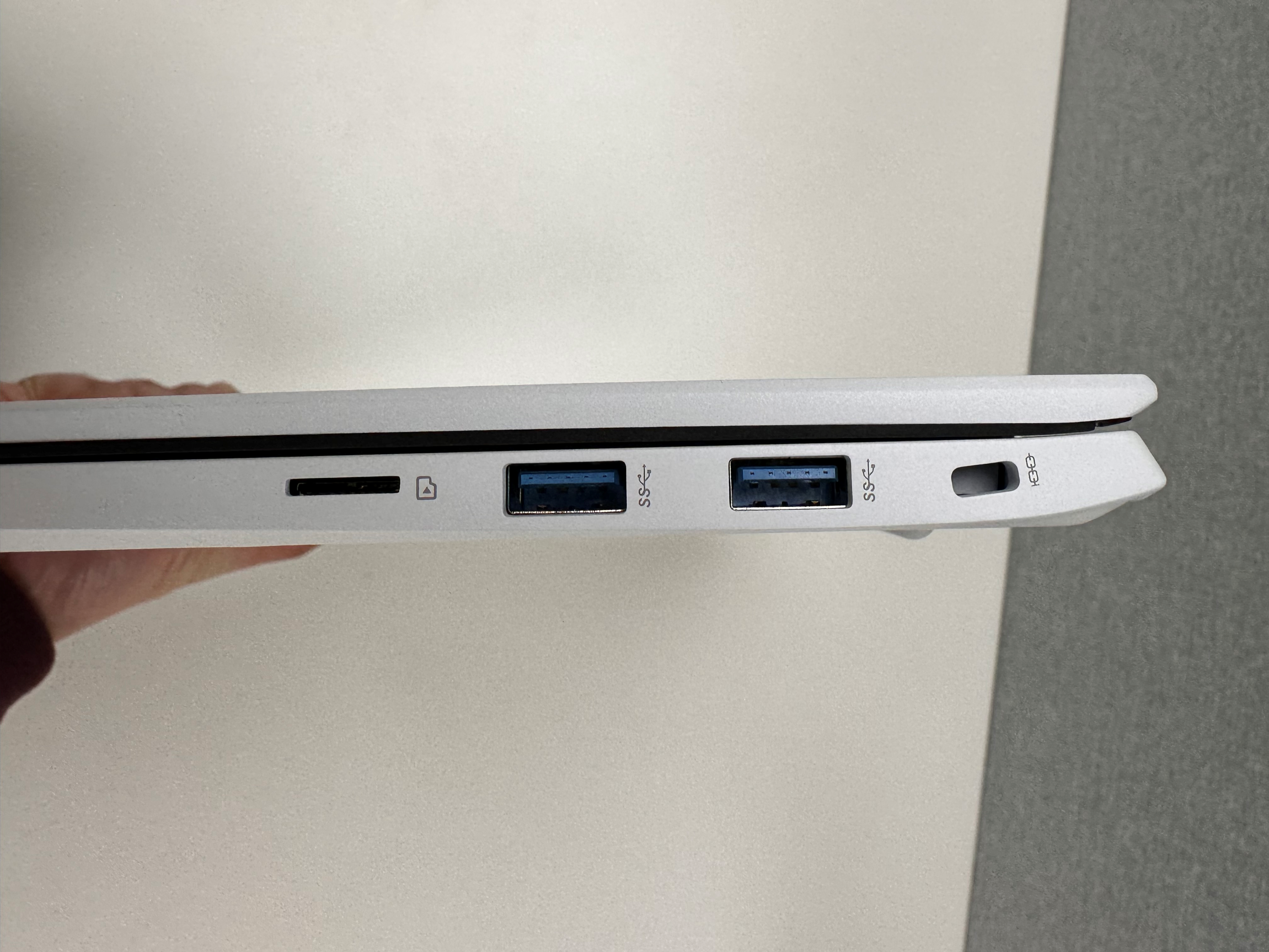 LG-그램-16-포트구성