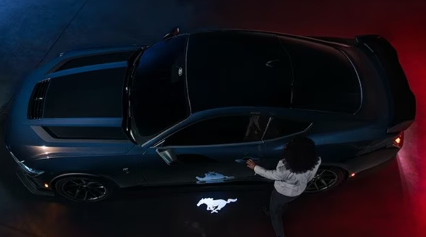 포드-머스탱-다크호스2