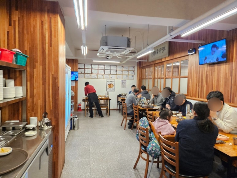 대엽 성수 내부 인테리어 분위기