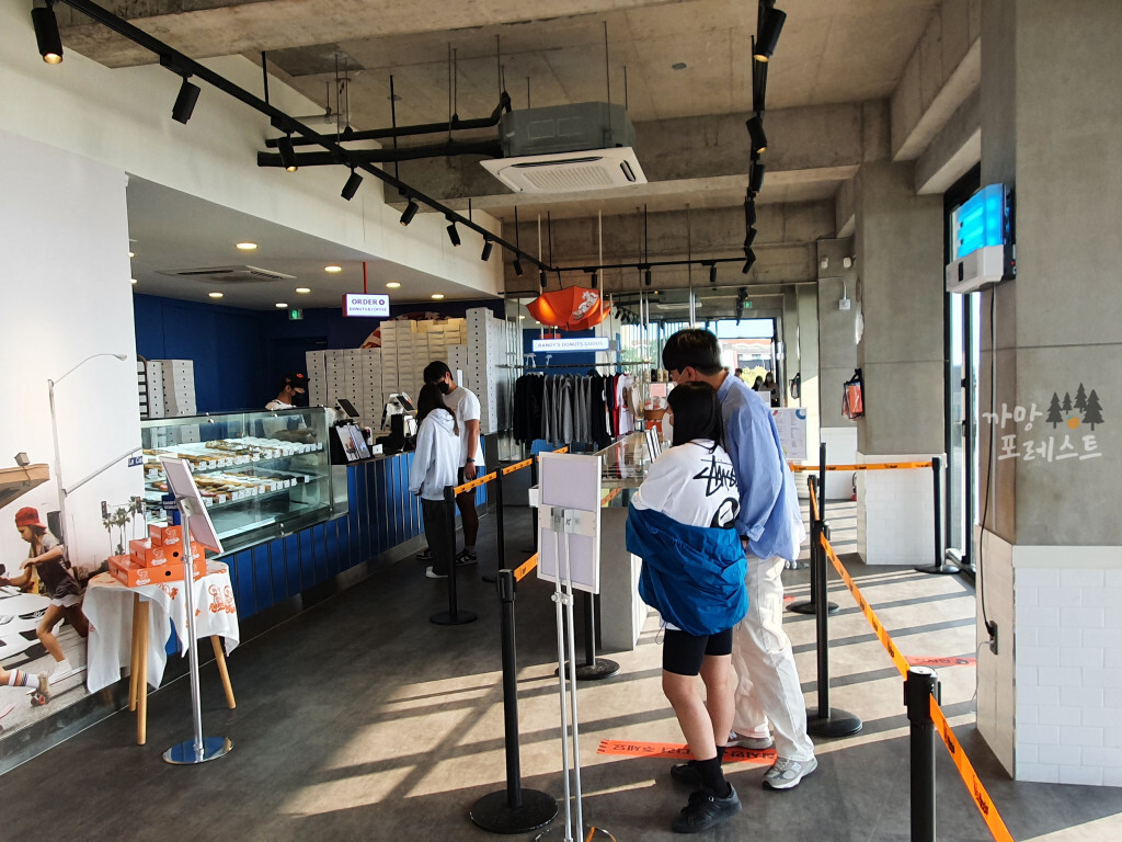 랜디스 도넛 1층