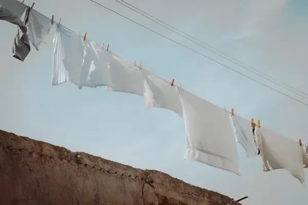 흰옷 김치 얼룩, 이렇게 지우면 새하얗게! 집에서 쉽게 세탁 꿀팁