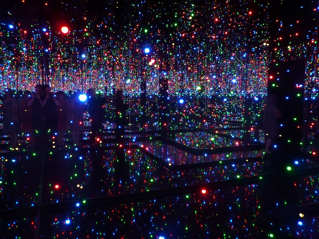 Infinity Mirror Room (1965-현재)