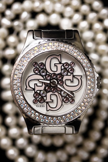 명품 흰색 시계