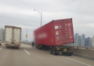 사고 개요: 강풍 속 컨테이너 추락