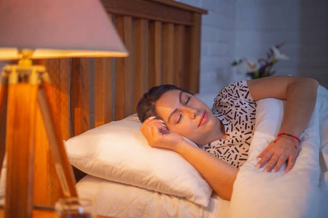 시차 적응과 생산성을 동시에 잡는 법 - 디지털 노마드의 수면 최적화 전략