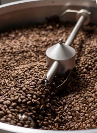 커피로스팅하는사진