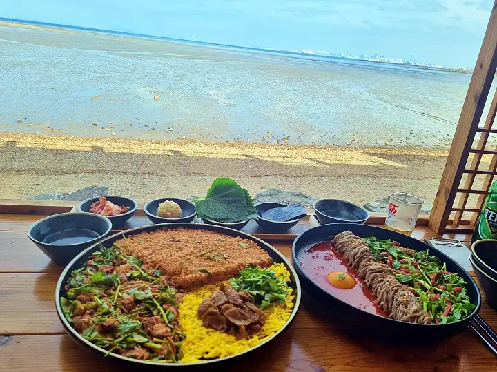 꼬막비빔밥 오션뷰 물멍! 분위기에 취하는 제철 안산 단원구 맛집 추천 생방송투데이 리얼맛집 오늘방송 소문의 맛집