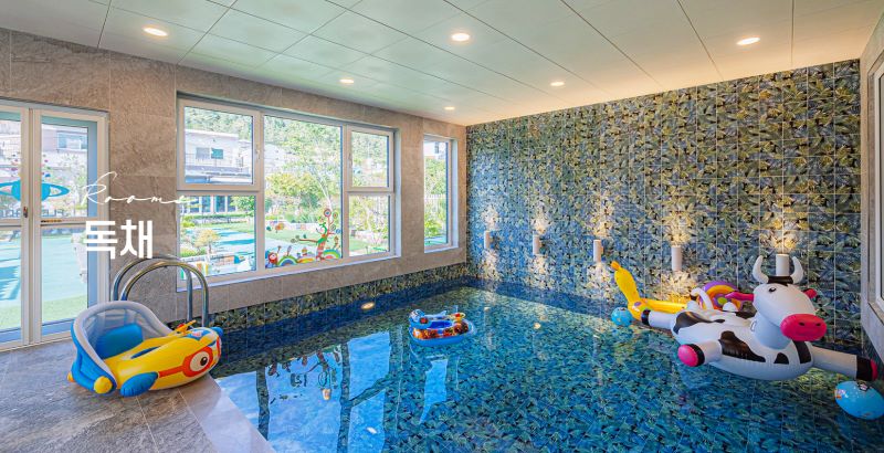 펜션_실내온수풀