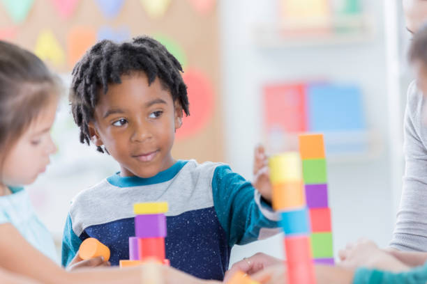 미술 치료에서 감각적 경험과 자기 인식 향상