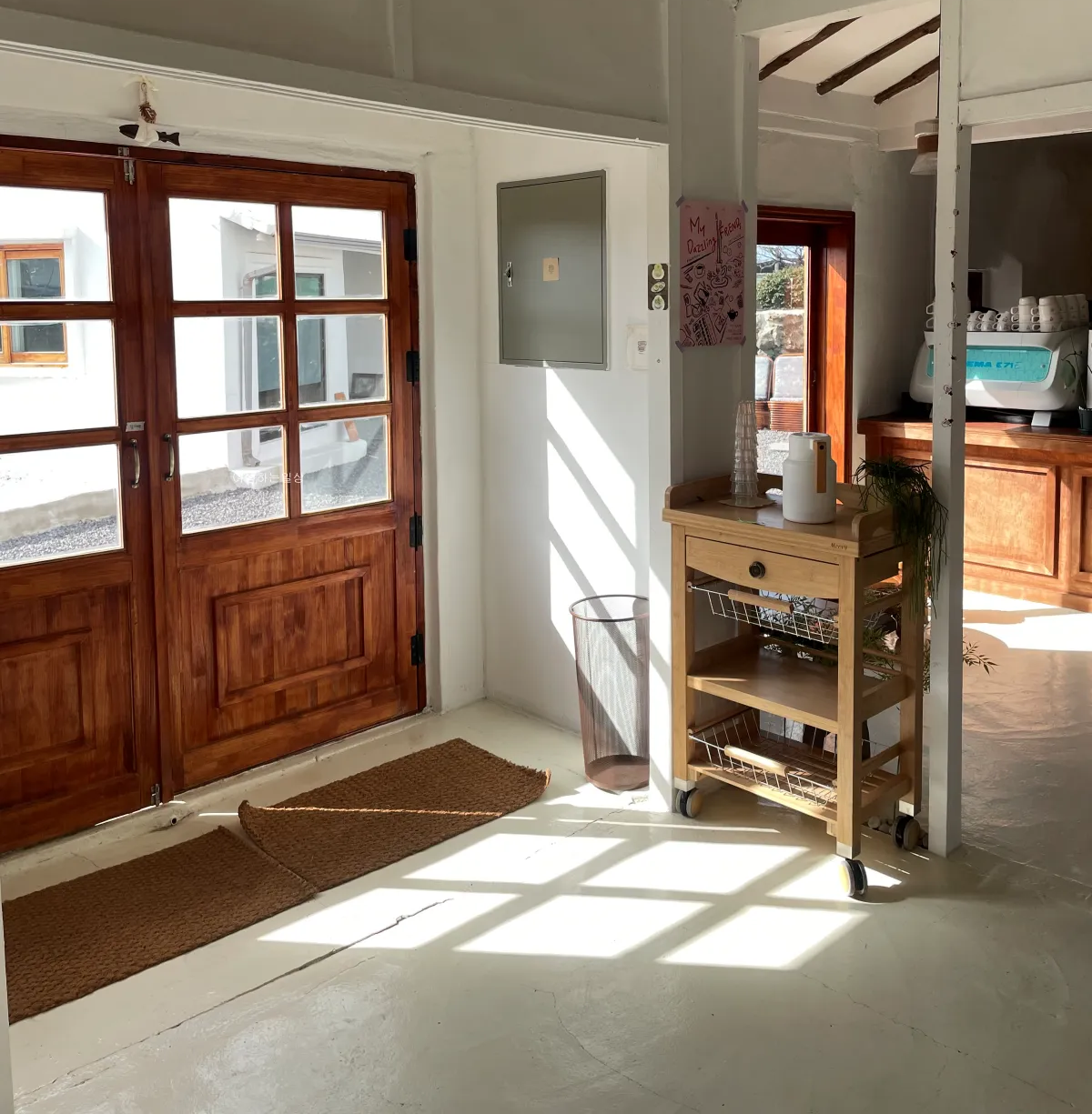 제주-서쪽-조용한-감성카페-서귀포-믈커피-로스터스