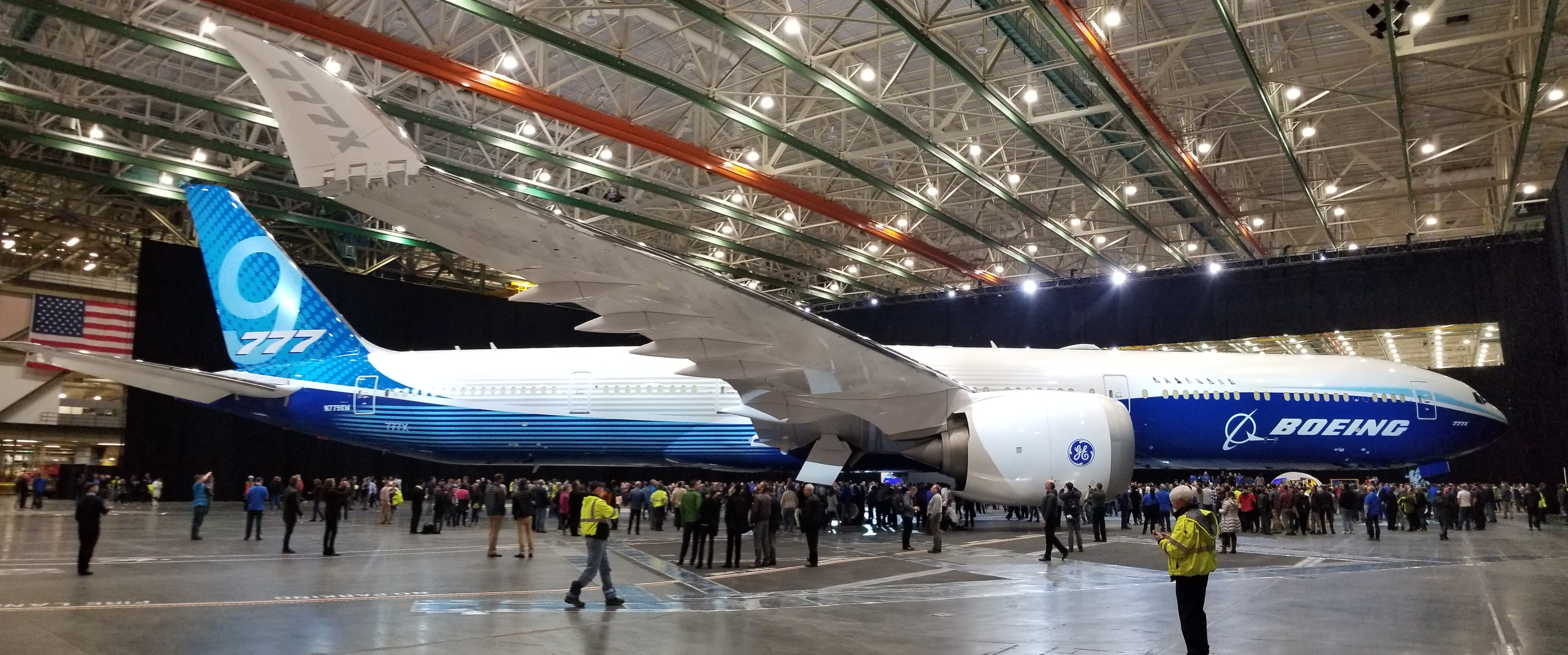 보잉-B777X-비행기-출시-공장-사진