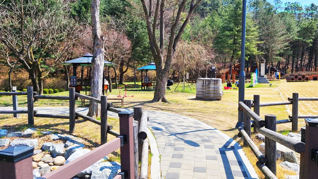 충주댐물문화관숲놀이터