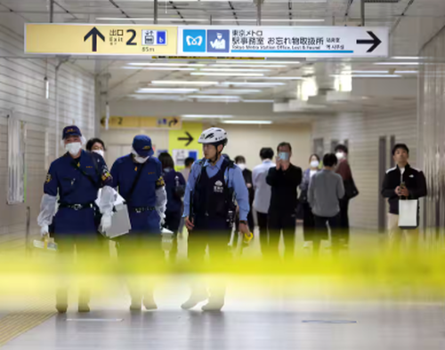 출동한 경찰과 감식반의 모습