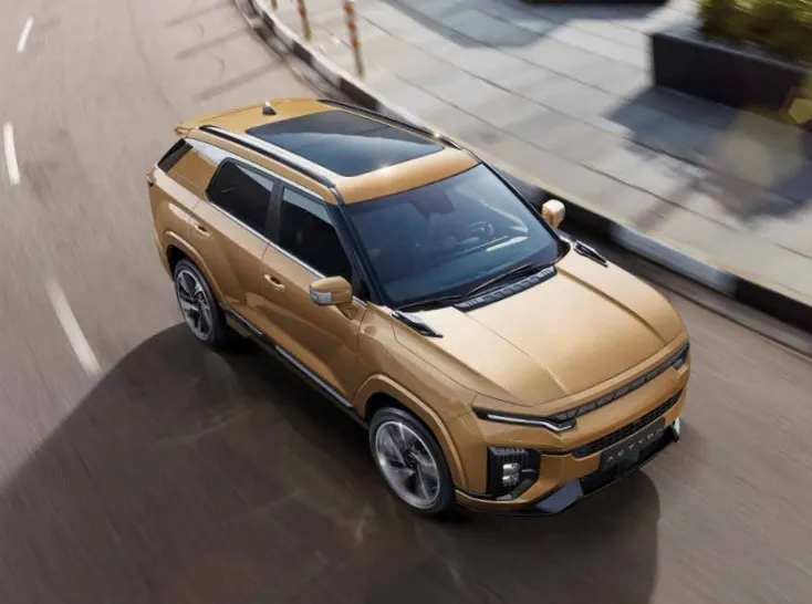 2025 액티언 하이브리드 주행중 위에서 바라본 모습