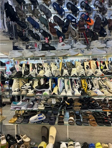 호치민-벤탄시장-정찰제-나이키-아디다스-오니츠카타이거-뉴발란스