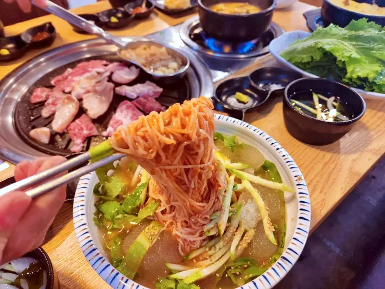 25년 결실 황토 항아리 숙성 돼지 특수 부위 꽃덜미살 가로막살 삼각살 모소리살 부천 중동 맛집 추천 생방송투데이 리얼맛집 오늘방송 맛의 승부사