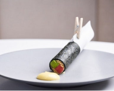 김밥 모양 파인다이닝 후식