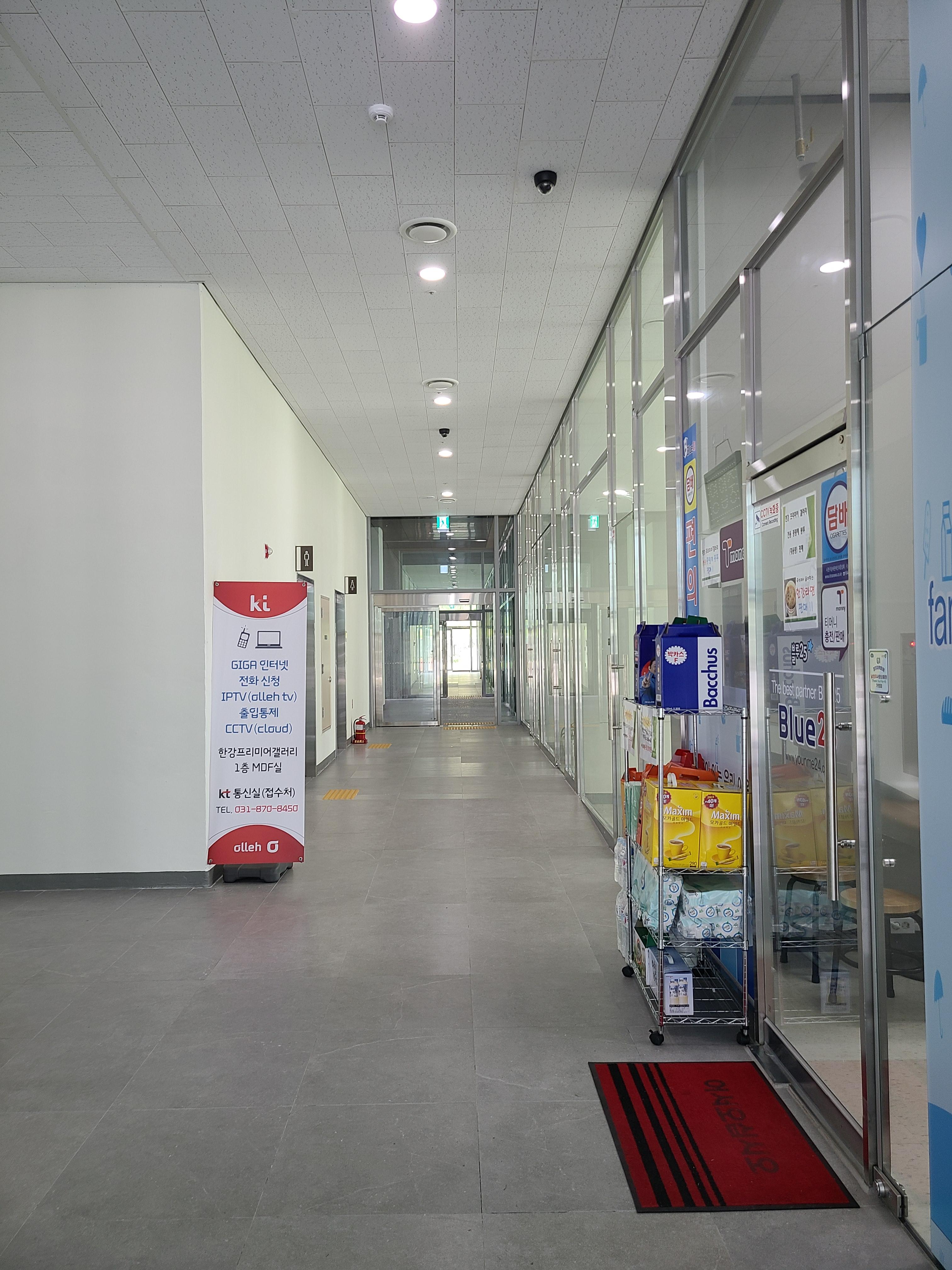 다산 한강프리미어갤러리 1층 내부1