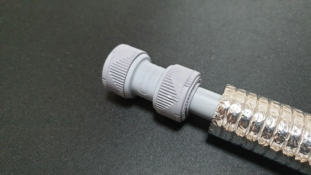 에이콘 배관 부속 연결 모습