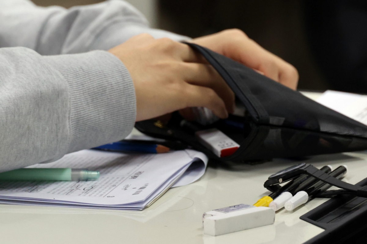 조정식 문항 거래 문제 유출