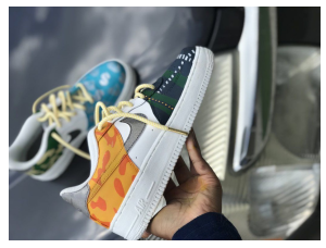 스니커즈 리셀 투자: 한정판 운동화가 황금알을 낳는 거위?