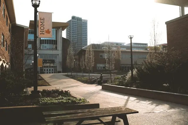 워털루 캠퍼스, University Avenue West