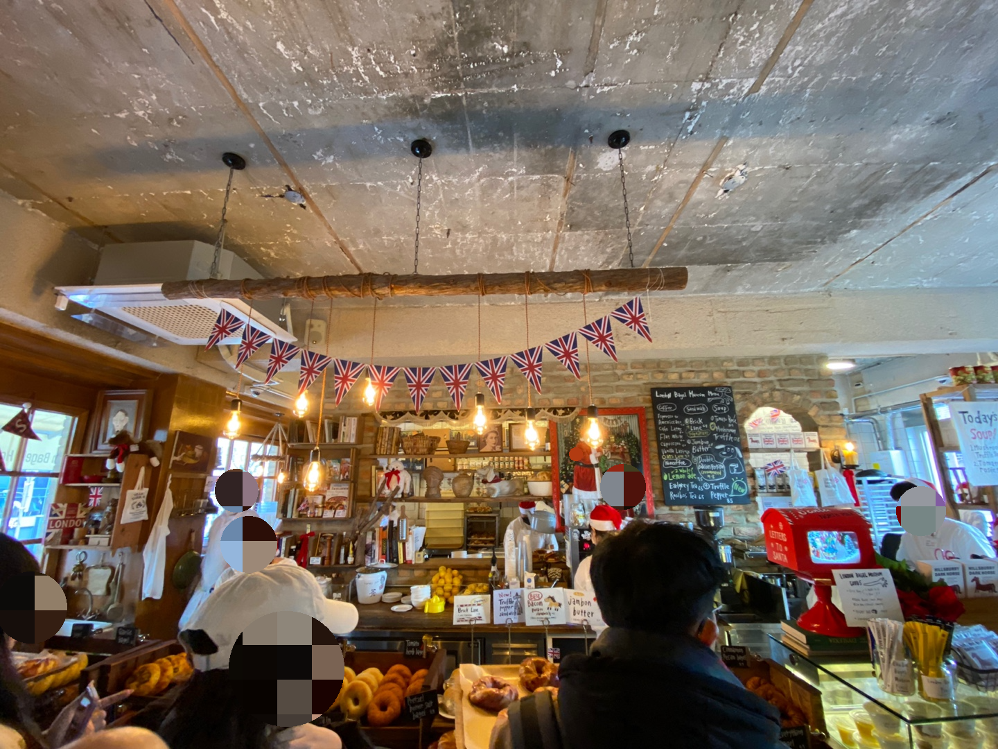 런던베이글뮤지엄 매장 인테리어