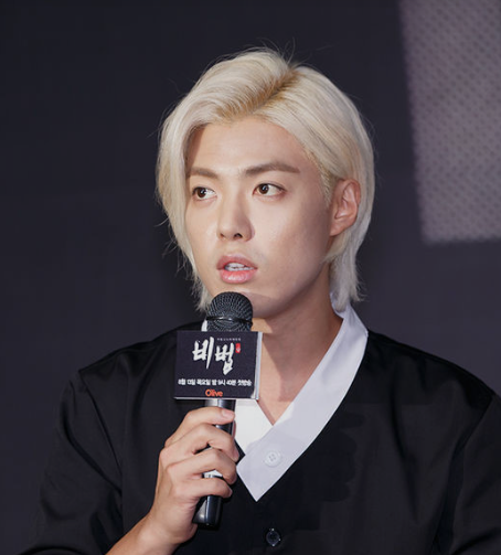 가수 강남 노래 훔쳐