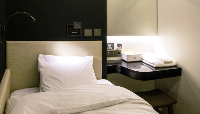 깔끔하게-정돈된-객실내부