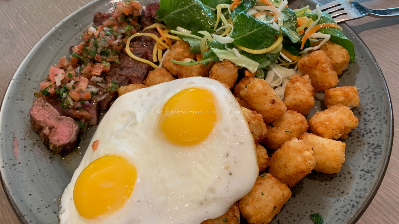 HOTEL-TORONTO-DELTA-RESTAURANT-STEAK & EGGS