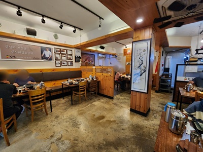 늘채움한정식내부