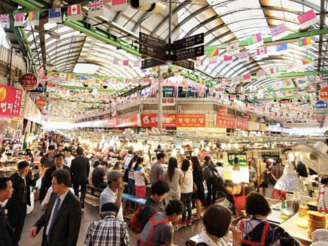 현지 시장에서 만나는 문화와 사람들