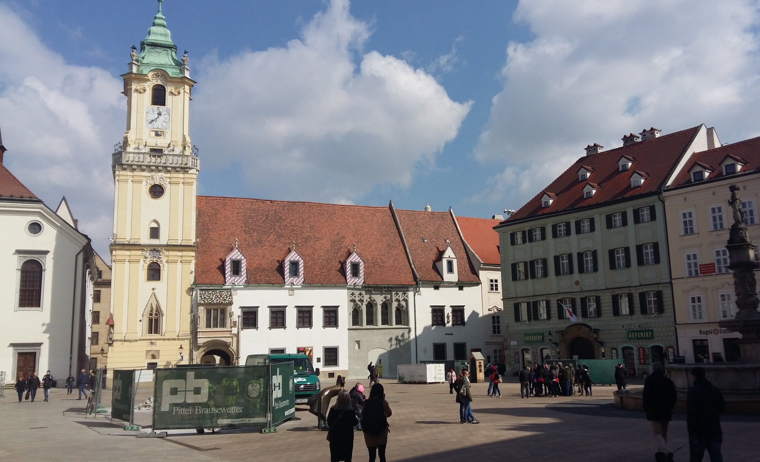 슬로바키아 브라티슬라바 구시가지 메인 광장과 구시청사