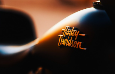 Midjourney, DALL&middot;E 로고 제작 vs 인간 디자이너 작품 비교