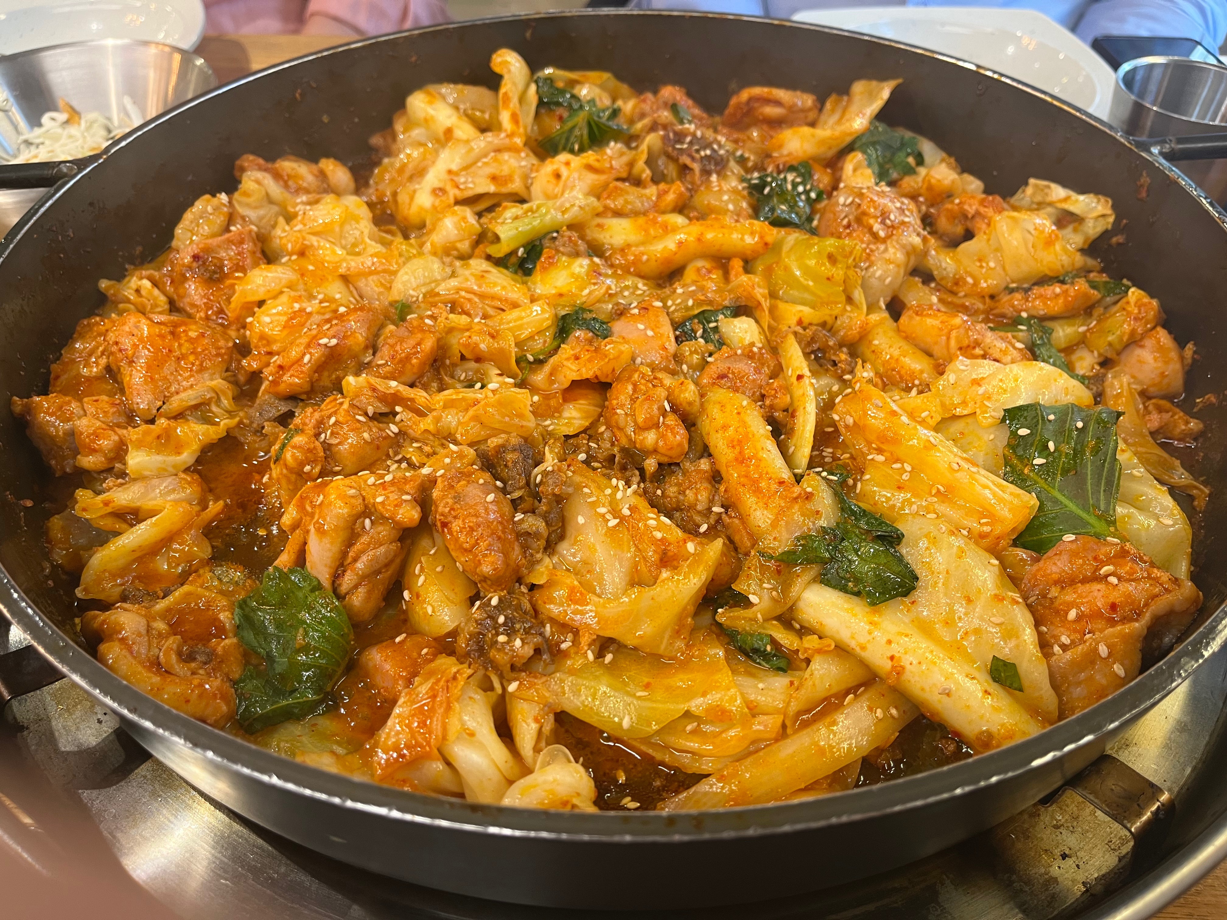 어서와 한국은 처음이지 치즈 닭갈비 후식 볶음밥 새우튀김 스웨덴 친구들 편 논현역 영동시장 맛집 위치