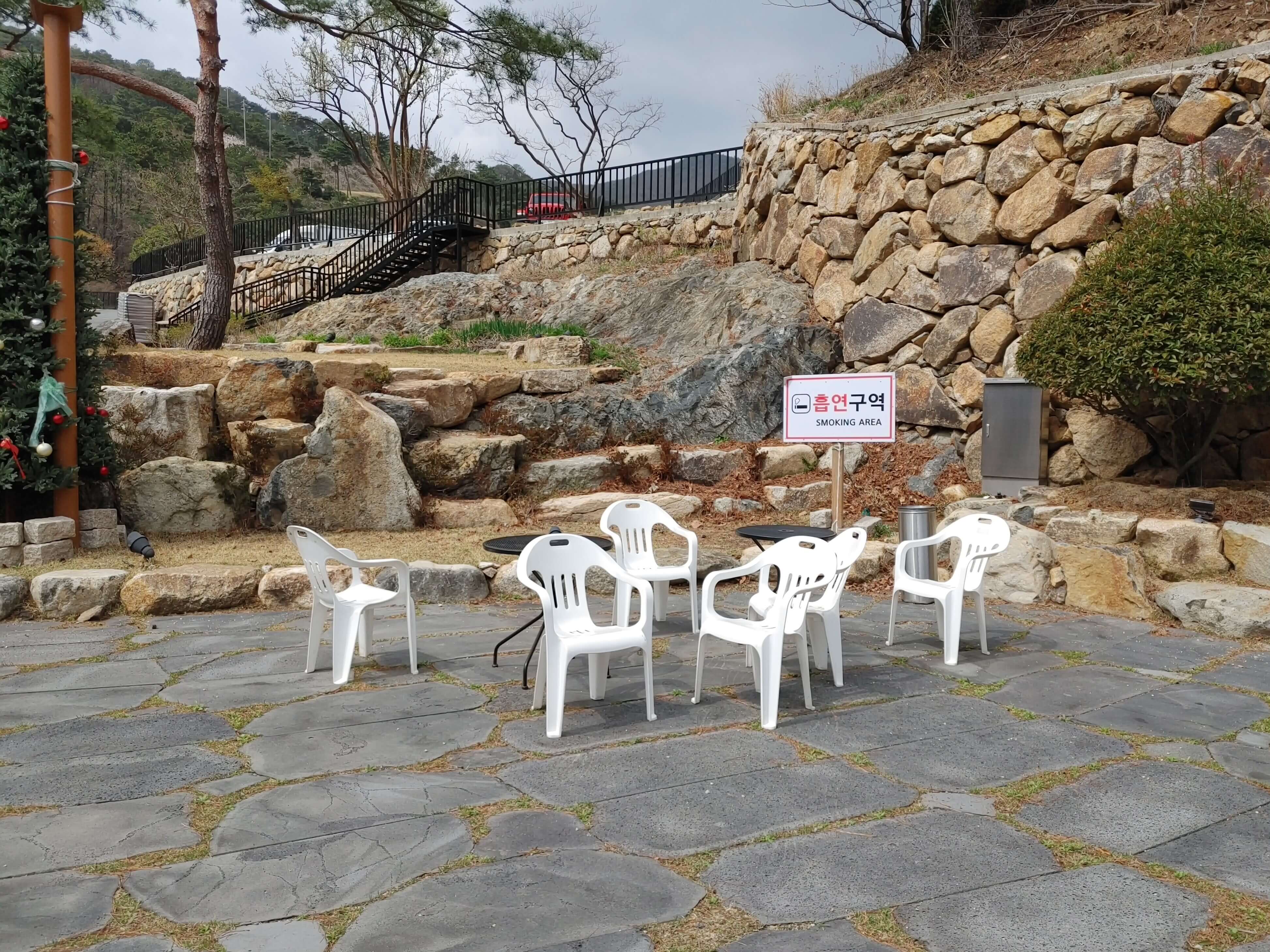 소토_한우_식육식당_별관_흡연구역