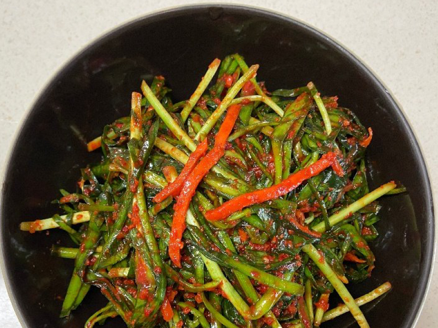 금방 먹는 영양만점 부추겉절이 레시피: 건강한 집밥 반찬으로 딱!